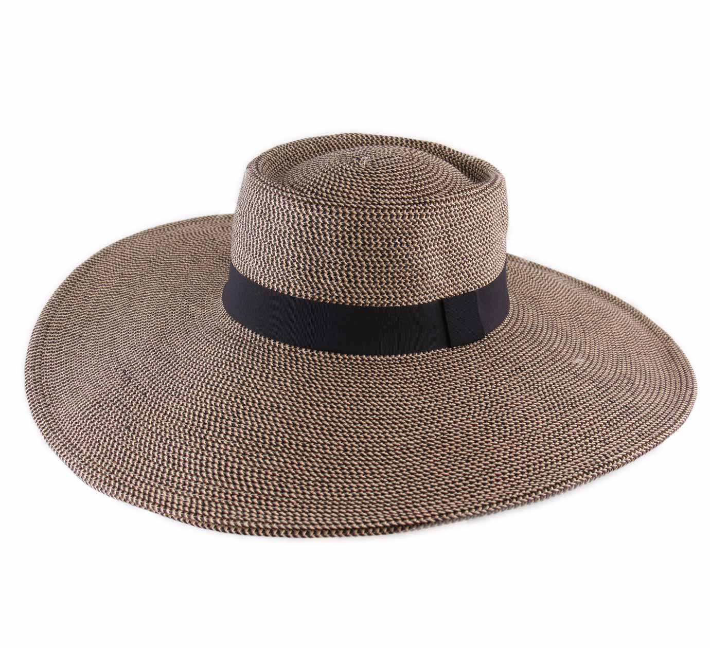 capeline large Caviana capeline large Caviana